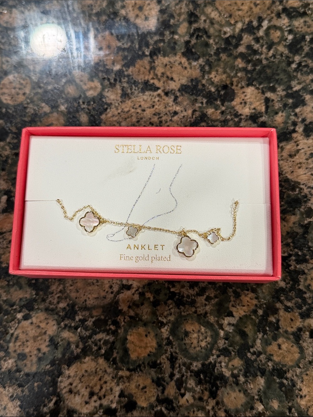 Gold-Plated Pink Mother of Pearl Flower Anklet